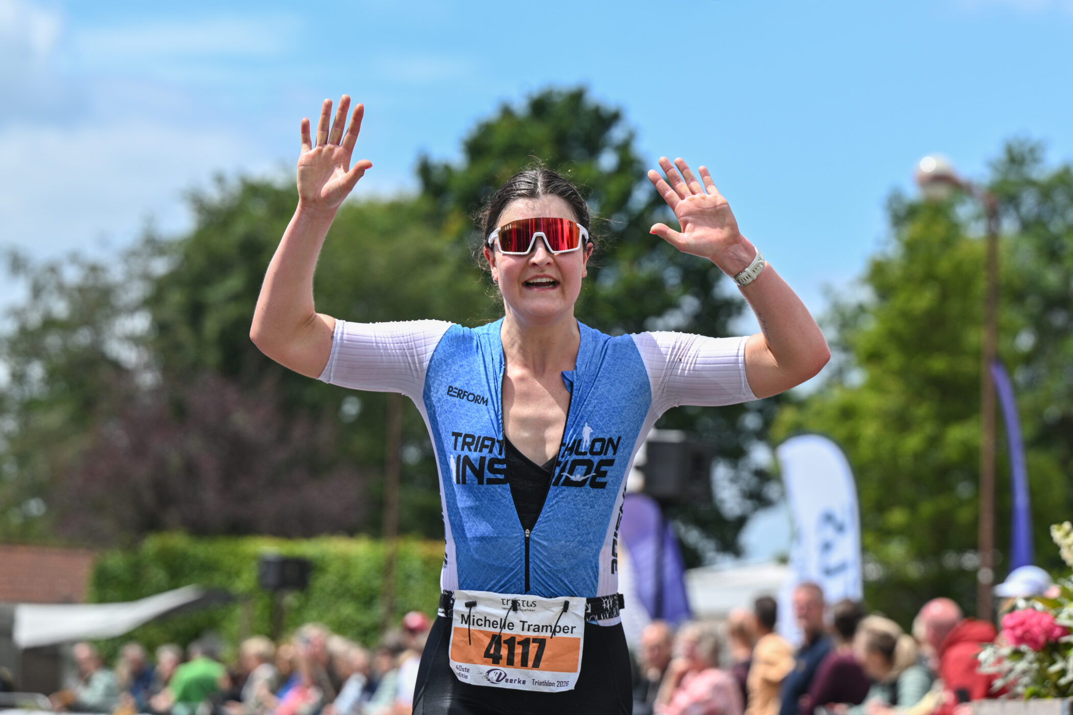 Michelle Tramper trotseert stormachtige wind en grijpt dubbel podium in Oud Gastel